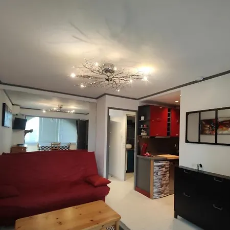 Apartman Moderne Pres De La Avec Parking Gratuit