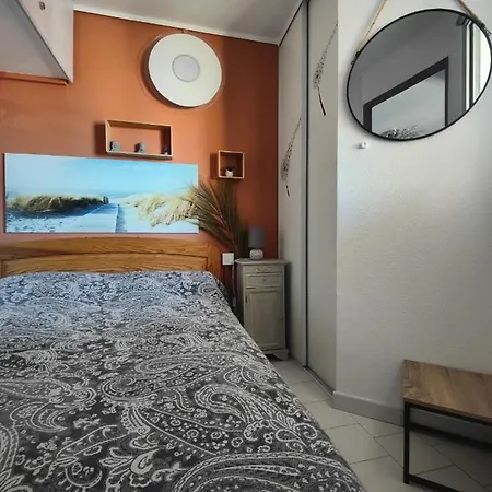 Apartment Moderne Pres De La Avec Parking Gratuit